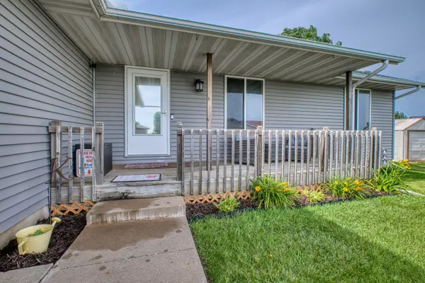82 Prairie DR, Miles, IA 52064