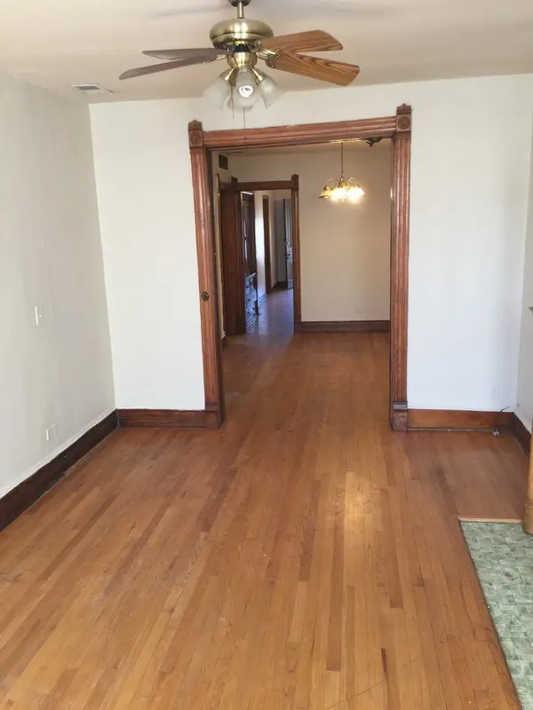 2337 N Bosworth AVE #1, Chicago, IL 60614