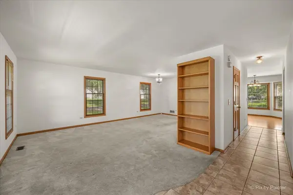 221 Foxmoor RD, Fox River Grove, IL 60021