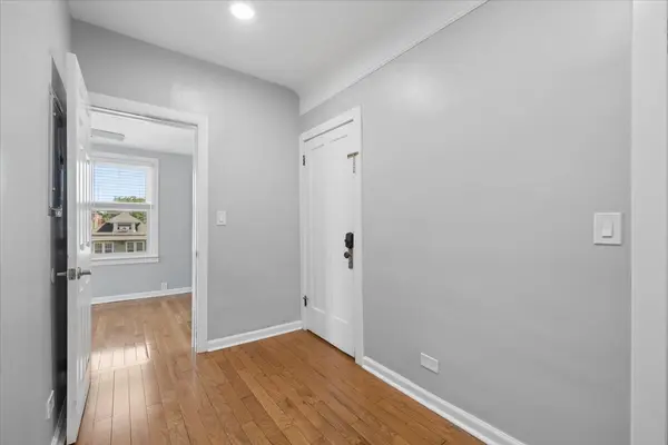 4928 W Eddy ST #2, Chicago, IL 60641