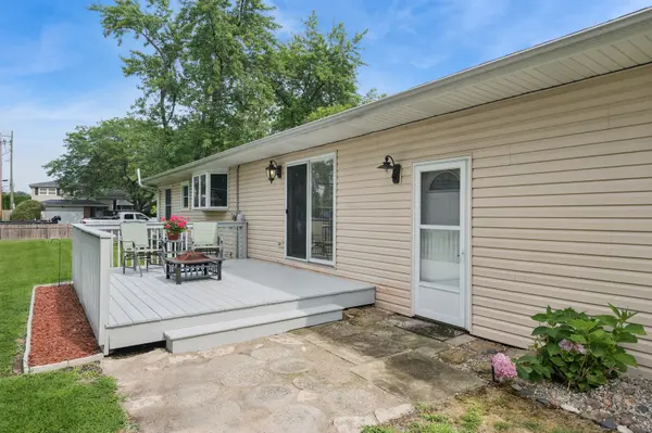30W044 Bruce LN, Naperville, IL 60563