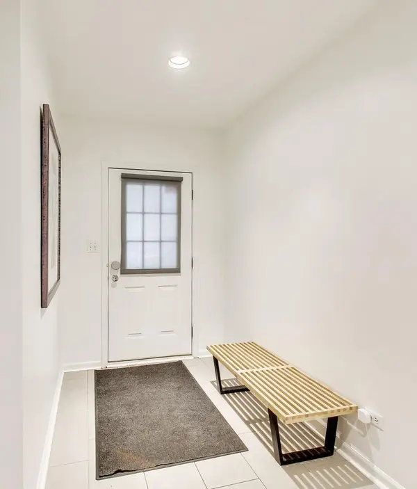 4926 S Cornell AVE #E, Chicago, IL 60615