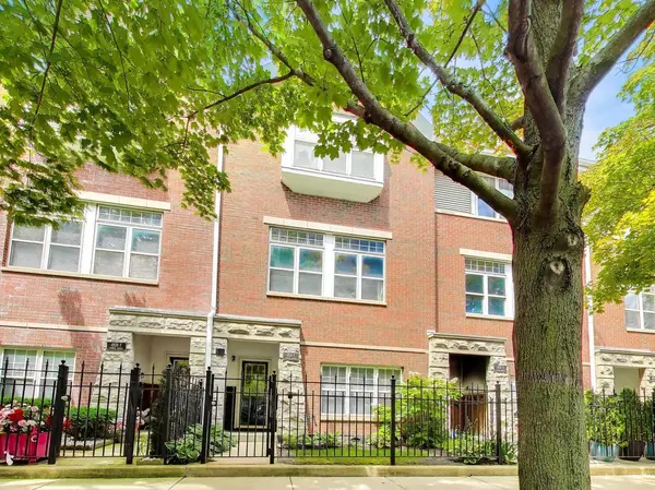 4926 S Cornell AVE #E, Chicago, IL 60615