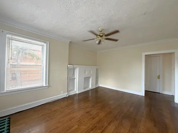 7656 S East End AVE #2E, Chicago, IL 60649
