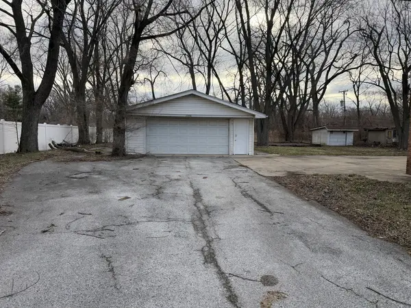 15441 E End ST, Dolton, IL 60419