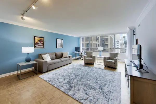 201 E Chestnut ST #18F, Chicago, IL 60611