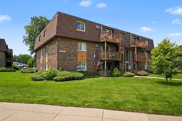 19380 Wolf RD #11, Mokena, IL 60448