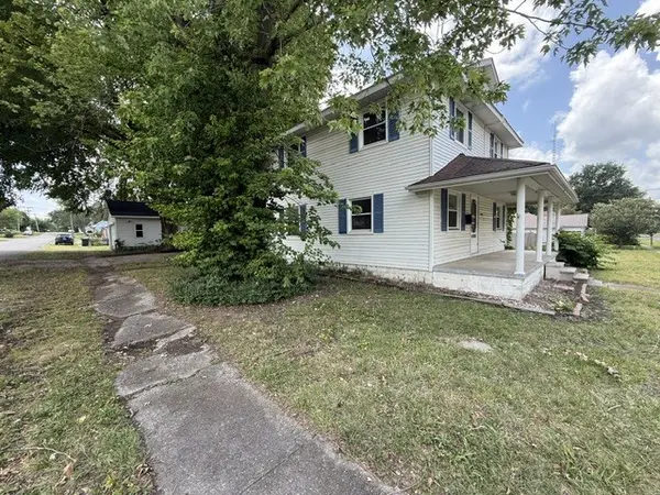 1110 E OAK ST, West Frankfort, IL 62896