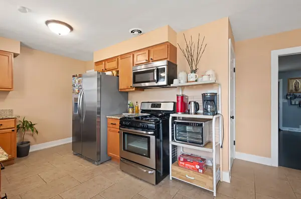 251 W 10th ST, Chicago Heights, IL 60411