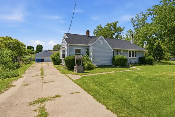 2017 Colona RD, East Moline, IL 61244
