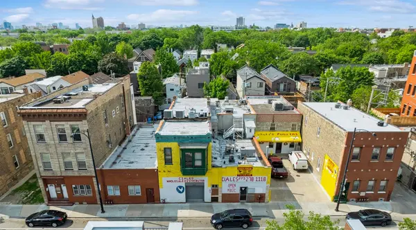 2135 W Armitage AVE, Chicago, IL 60647