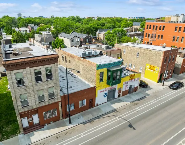 2135 W Armitage AVE, Chicago, IL 60647