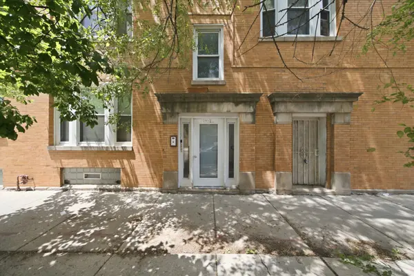3901 W Fullerton AVE, Chicago, IL 60647