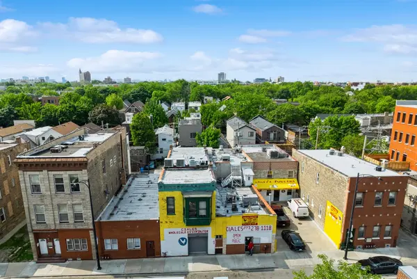 2135 W Armitage AVE, Chicago, IL 60647