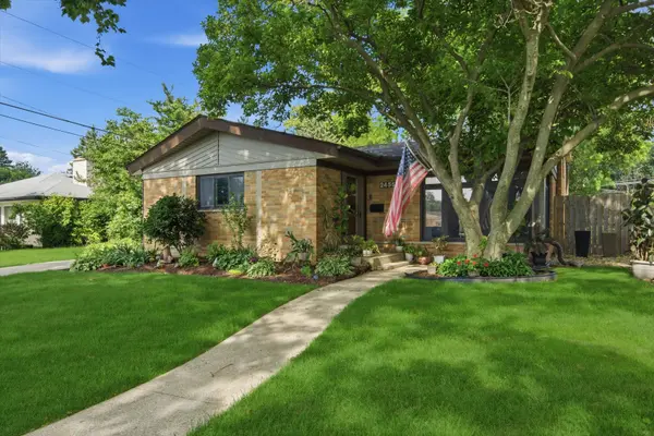 2455 Belleview AVE, Westchester, IL 60154