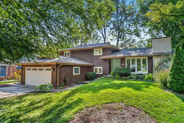 3 Regent CT, Champaign, IL 61820
