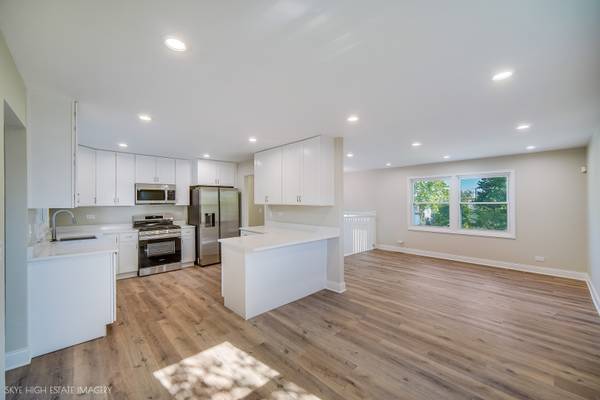 8131 W Evergreen DR, Frankfort, IL 60423