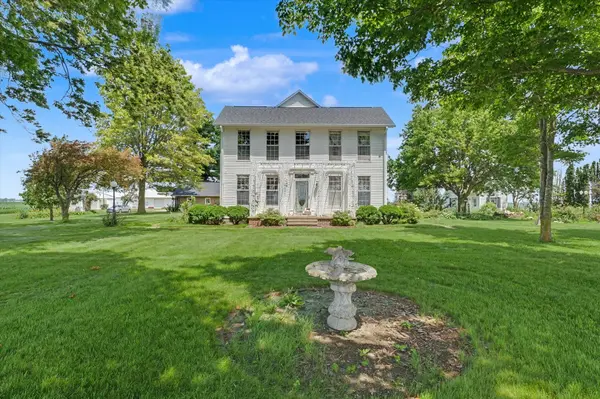 15869 N Vermilion West RD, Fithian, IL 61844