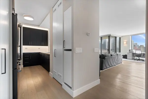 501 N CLINTON ST #2004, Chicago, IL 60654