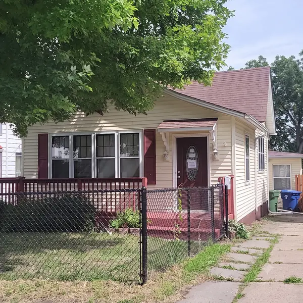 752 9th AVE, Clinton, IA 52732