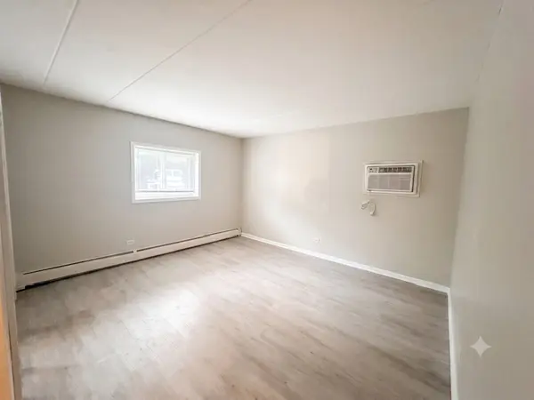 124 E Bailey RD #A, Naperville, IL 60565