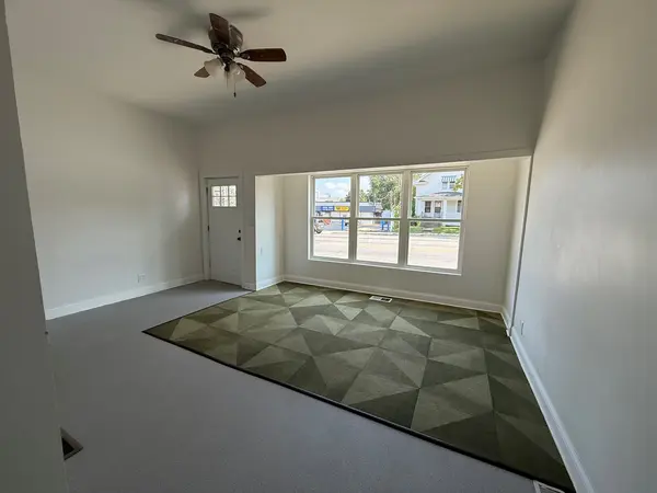 102 N Ohio ST, Aurora, IL 60505