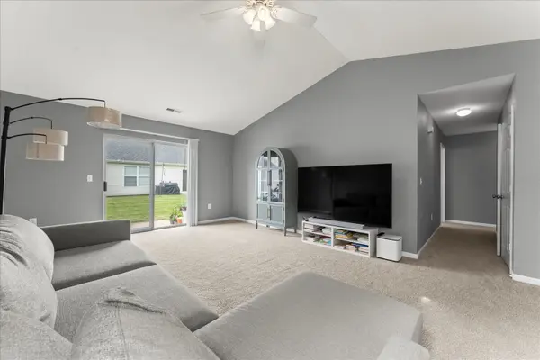 703 Bardeen LN, Champaign, IL 61822