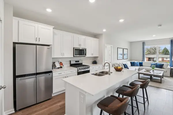 17416 W Fairfax LN, Lockport, IL 60441
