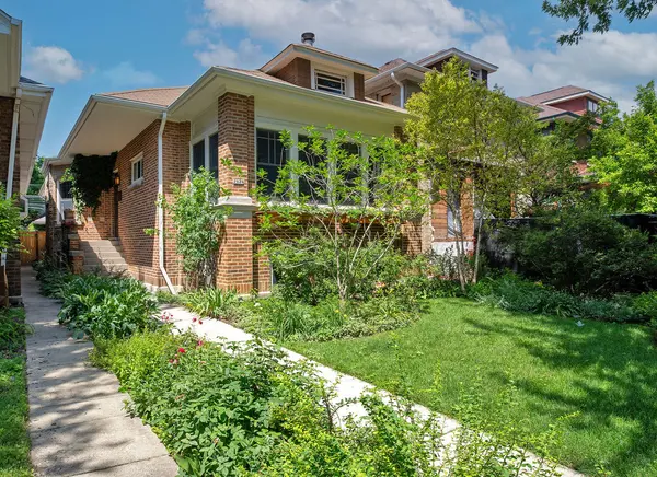 2948 W Wilson AVE, Chicago, IL 60625