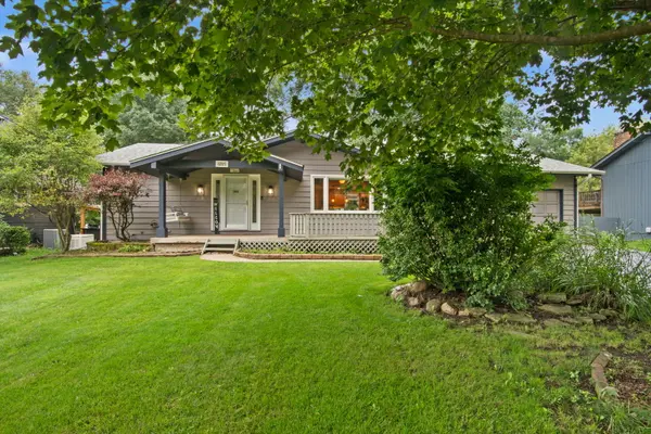 1225 Winaki TRL, Algonquin, IL 60102
