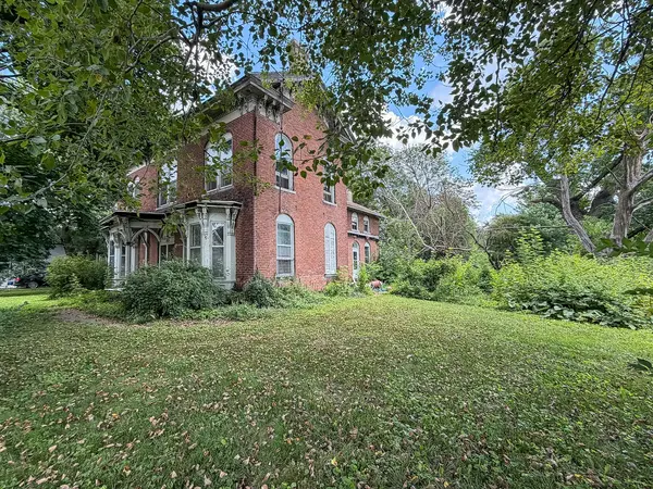 303 N Broadway ST, Newman, IL 61942