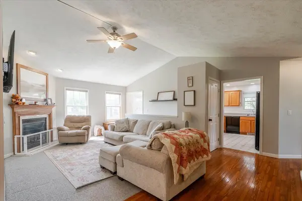 412 Sunset DR, Colfax, IL 61728