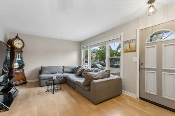 6039 W Montrose AVE, Chicago, IL 60634