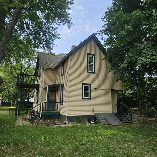 2217 LATHAM ST, Rockford, IL 61103