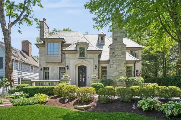 654 Pine ST, Winnetka, IL 60093