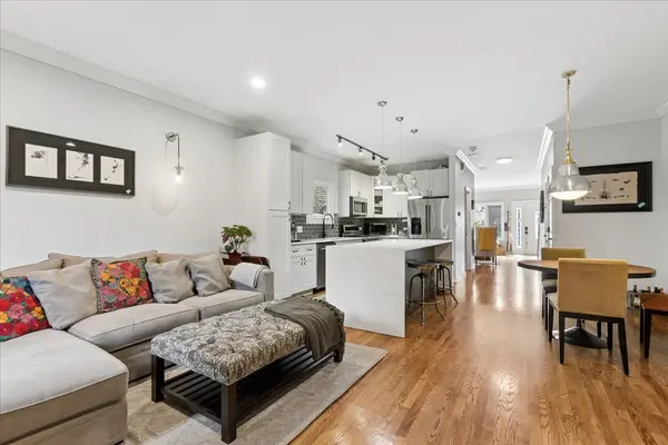 712 N Throop ST, Chicago, IL 60642