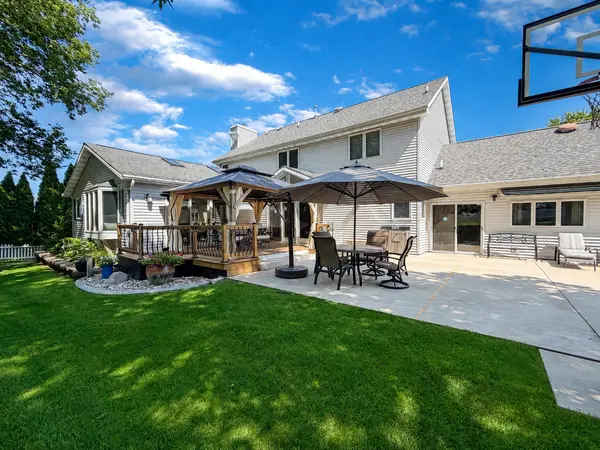 3005 Countryside LN, Freeport, IL 61032