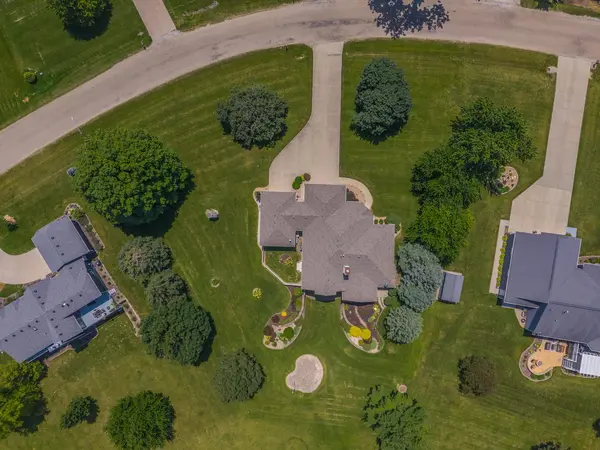 581 Fairway DR, El Paso, IL 61738