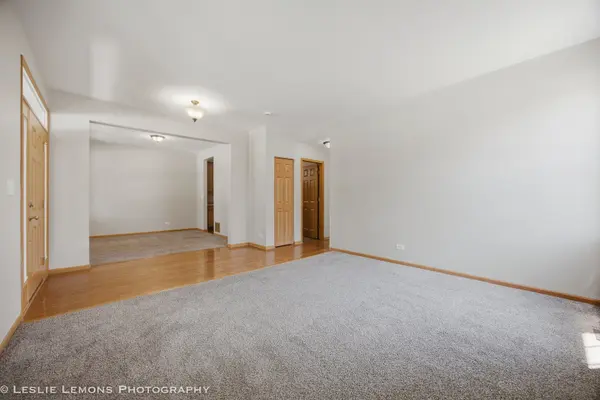 305 Kensington DR, Oswego, IL 60543
