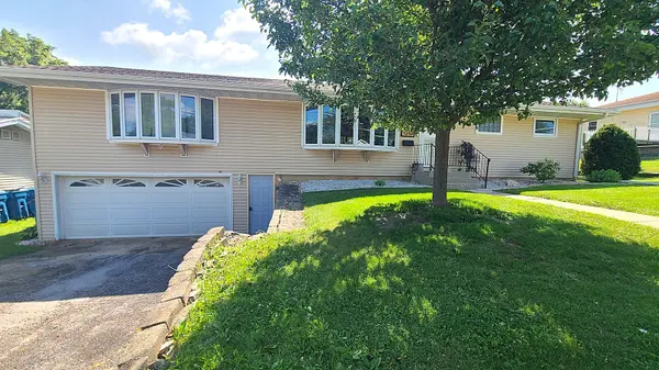 1218 Elm PL, Dixon, IL 61021