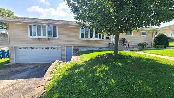 1218 Elm PL, Dixon, IL 61021