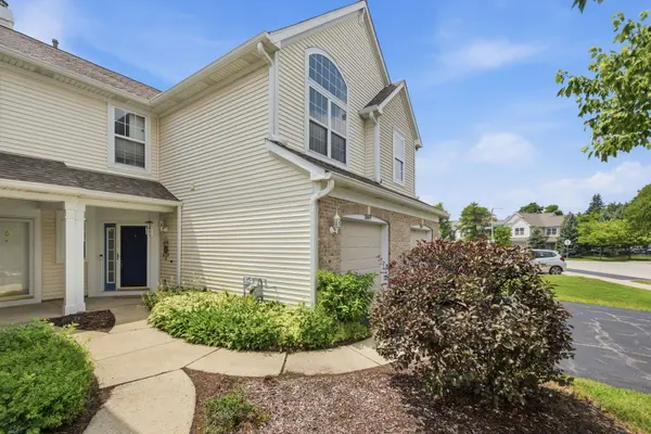 3069 Autumn Lake DR, Aurora, IL 60504