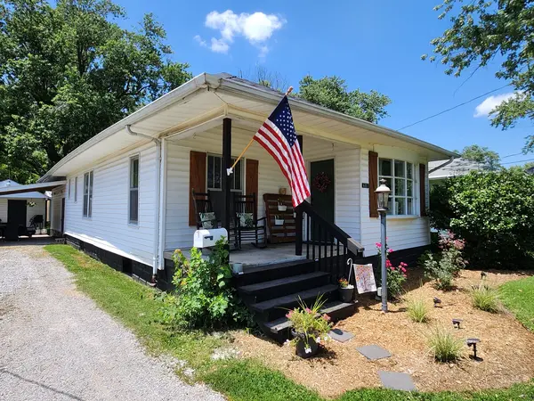611 S Halliday AVE,  Duquoin,  IL 62832