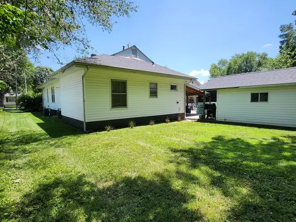 611 S Halliday AVE, Duquoin, IL 62832