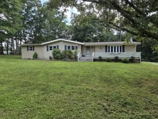 15827 N Mccauley LN, Mt Vernon, IL 62864