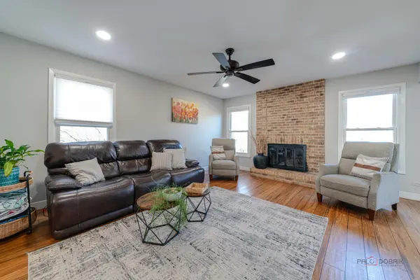 631 Cobblestone LN, Buffalo Grove, IL 60089