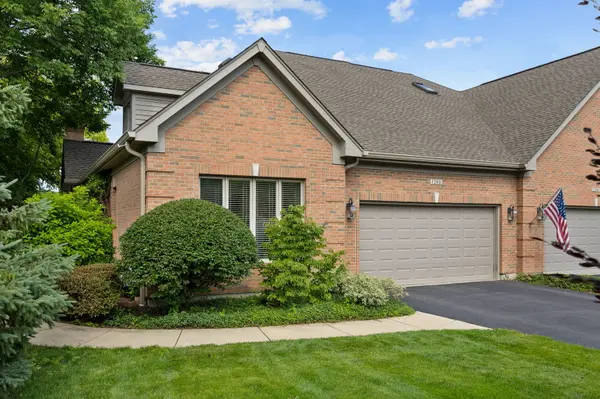1240 Willowgate LN, St. Charles, IL 60174