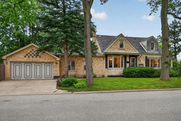 75 N 2nd AVE, Des Plaines, IL 60016