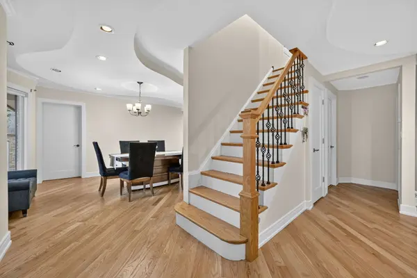 75 N 2nd AVE, Des Plaines, IL 60016