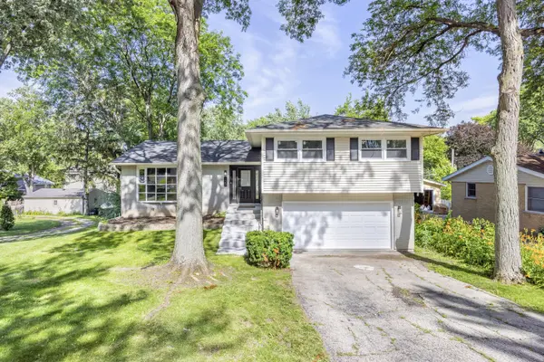 123 Kainer AVE, Barrington, IL 60010